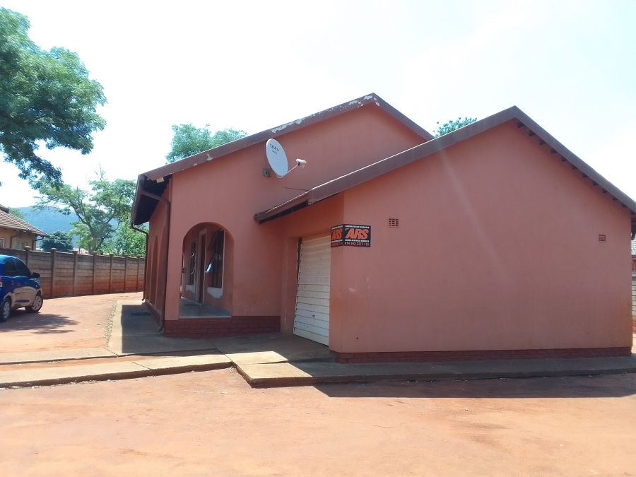 3 Bedroom Property for Sale in Geelhoutpark North West